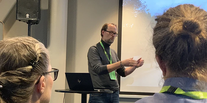 Andreas Hall, utvecklingsingenjör på stadsbyggnadsförvaltningen berättade om hur datorseende hjälper staden att arbeta smartare. Hur ett samarbete med NSR:s sopbilar hjälper staden laga hål i gatorna.