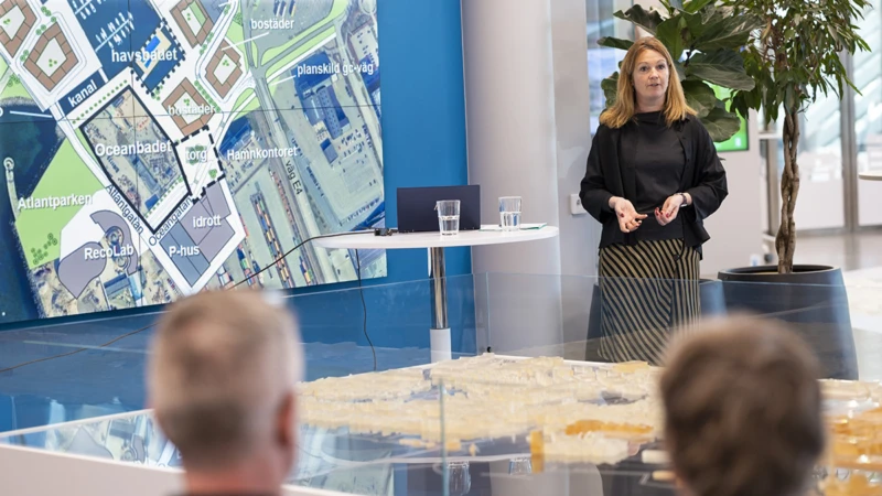 Stadsbyggnadsdirektör Anna Möller presenterade resultatet av arkitekttävlingen på en pressträff i Helsingborgsrummet 12 april.