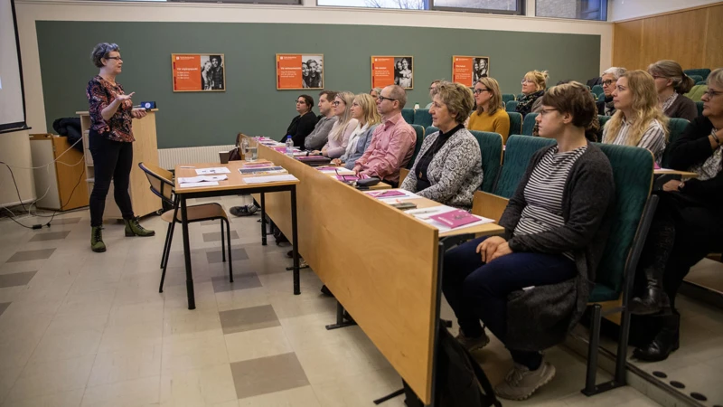 Klarspråksutbildning med utbildaren Petra Vainionpää.