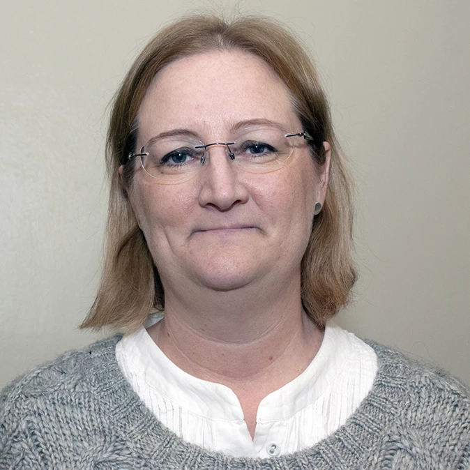 Sara Hult, ekonomiassistent