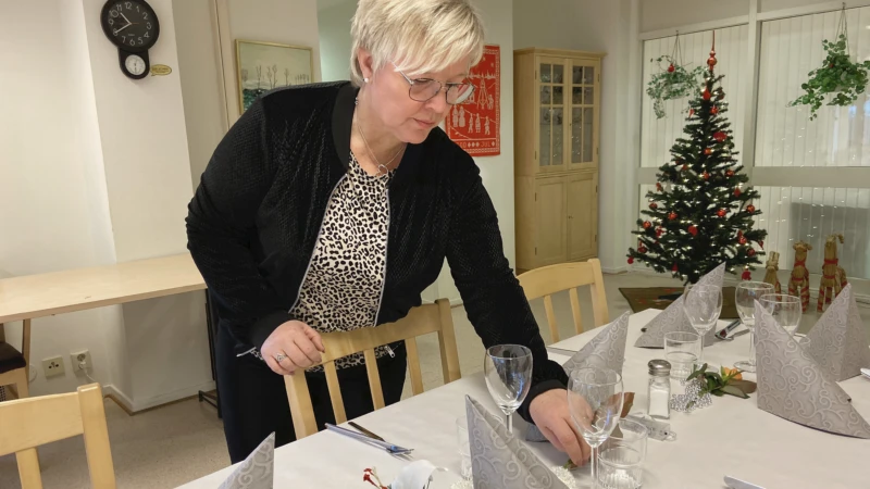 Irene brinner för sitt jobb. ”Du får så mycket god energi från dom du träffar. Man lär sig alltid något nytt i mötena med människor”, säger hon.