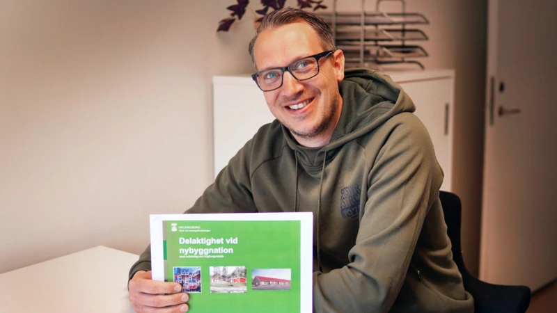 Anders Scotte, metodstödjare på vård- och omsorgsförvaltningen, med presentationen ”Delaktighet vid nybyggnation” som nu är ett underlag när man planerar och bygger nya LSS-bostäder.
