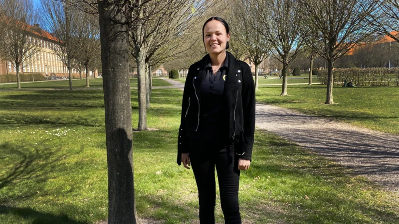 Cassandra Holmquist jobbar som undersköterska inom vård- och omsorgförvaltningen.