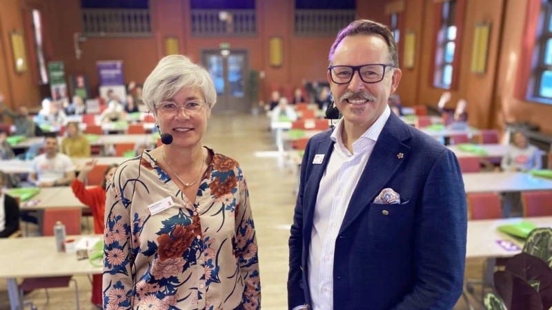 Omsorgsdirektör Annika Andersson och vård- och omsorgsnämndens ordförande Lars Thunberg var båda på plats för att introducera nya medarbetare.