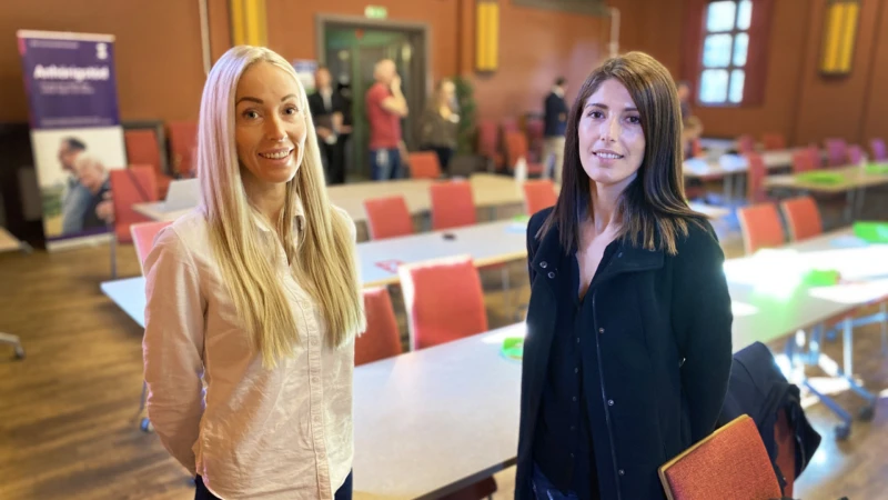 Nicole Wrambeck och Mimoza Krasniqi, deltog på den första introduktionsdagen. Förutom att ta del av presentationer fick deltagarna gå runt på speed-dating där olika avdelningar presenterade sig och svarade på frågor.