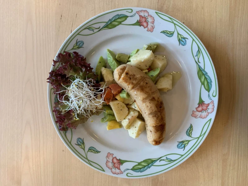 Ett av Matomsorg Borgvallas tävlingsbidrag var en timbalbratwurst med timbalpotatissallad.