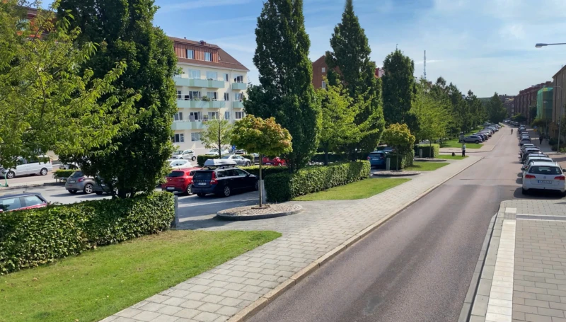 Det breda grönstråket som går från Norr till söder längs Norra, Mellersta och Södra Stenbocksgatan har en mening som kanske inte många tänker på.