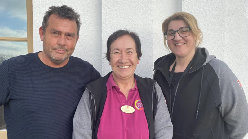 Ola Nykvist, enhetschef, Vera Nikolic, undersköterska och Dzenita Mejric, koordinator