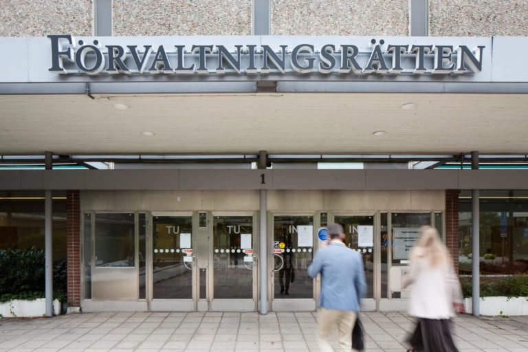 Fasaden på förvaltningsrätten i Stockholm. Foto Carl Johan Erikson