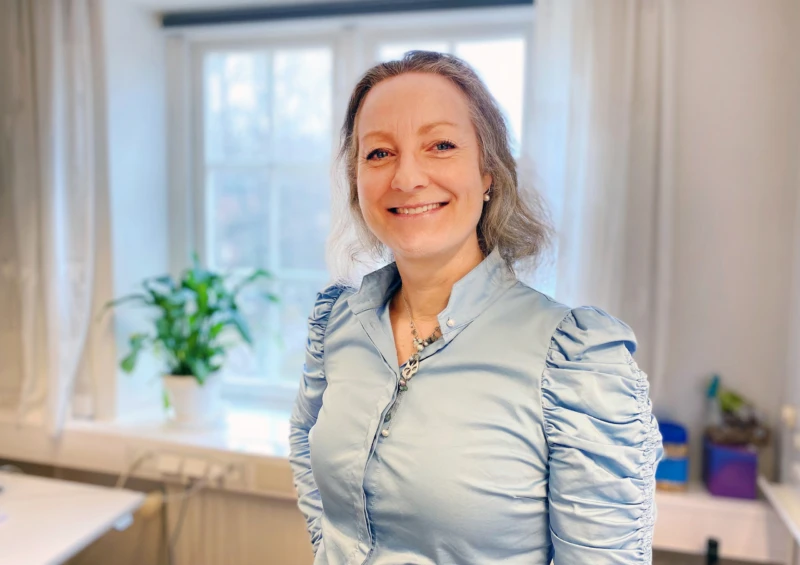 Jag saknade att kunna fokusera på en målgrupp. På kontaktcenter kunde en dag innehålla allt från en död säl, ett trygghetslarm, ett hål i gatan, en borgerlig vigsel eller ett skolval. Det var spännande, men jag insåg också att jag gillar att kunna fördjupa mig.