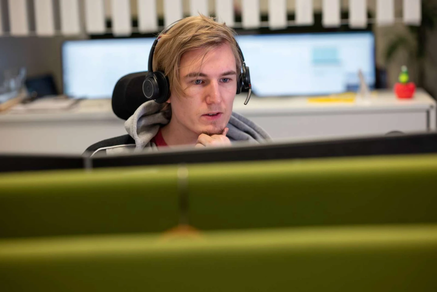 Medarbetare på supportcenter på digitaliseringsavdelningen.