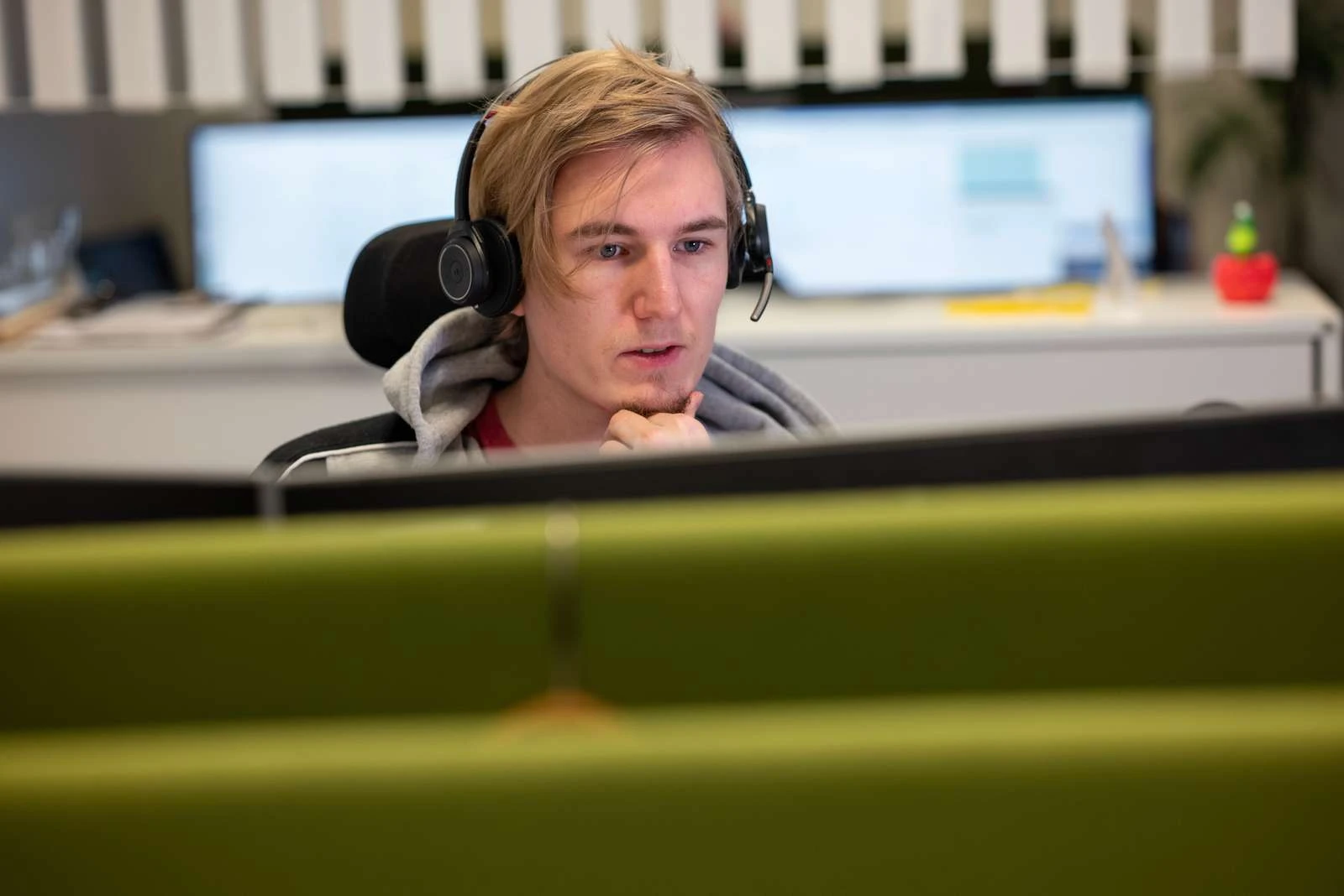 Medarbetare på supportcenter på digitaliseringsavdelningen.