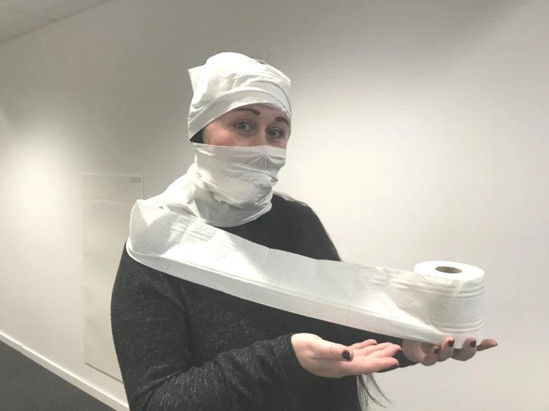 Petra demonstrerar en av storsäljarna på avtalet med Procurator.