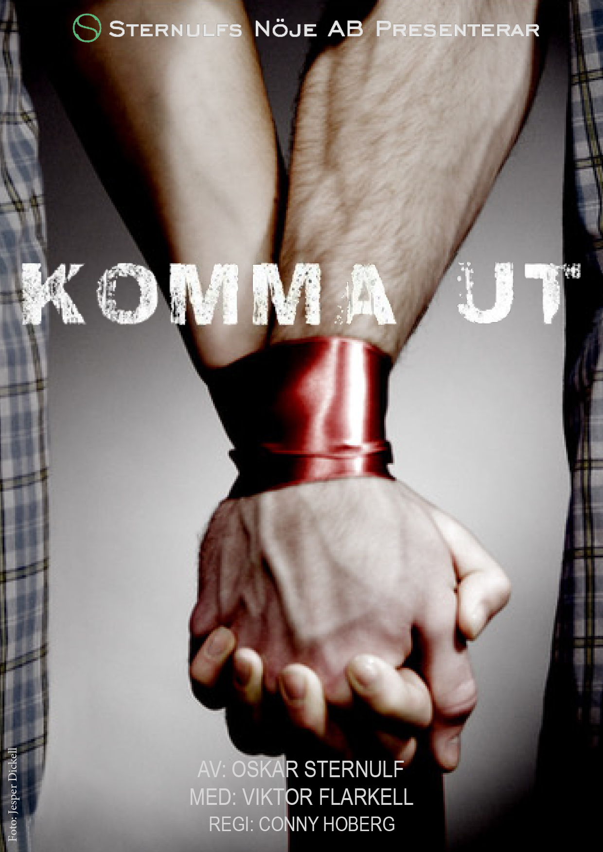 affisch på två händer som håller varandra, med texten: komma ut