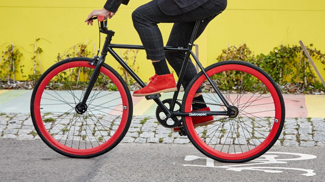 Cyklist på väg genom Helsingborg.