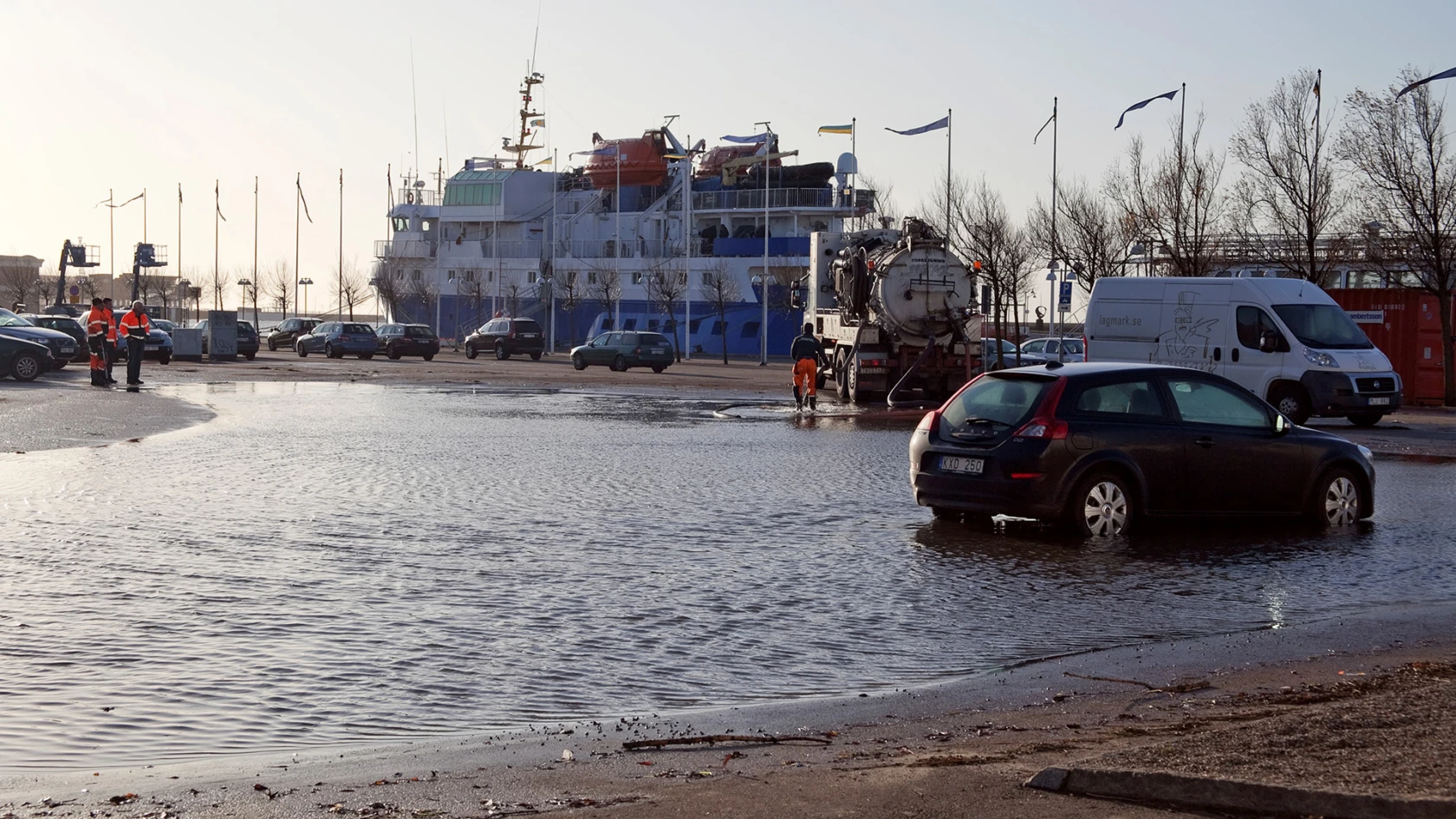 Översvämning på parkering